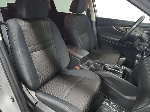 Used 2018 Nissan Rogue SV AWD/4WD image 15