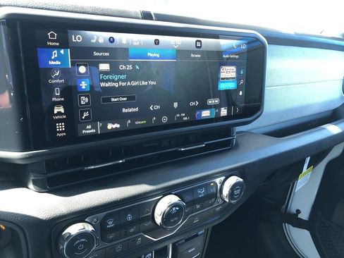 New 2026 Jeep Gladiator Sport AWD/4WD image 19