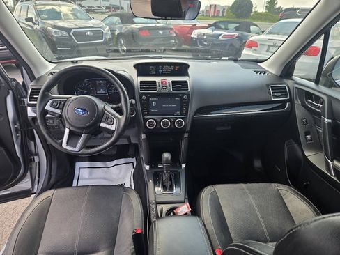 Used 2017 Subaru Forester 2.5i Touring AWD/4WD image 16