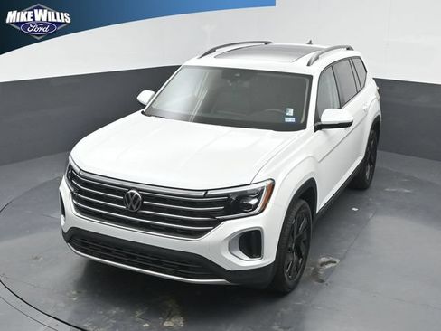 Used 2026 Volkswagen Atlas SE FWD image 11
