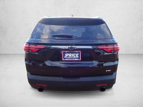 Used 2023 Chevrolet Traverse RS image 3