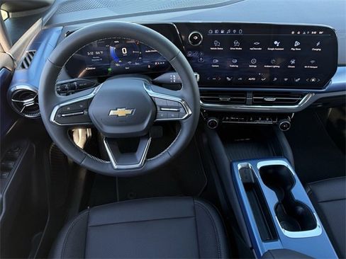 New 2026 Chevrolet Equinox EV LT image 11