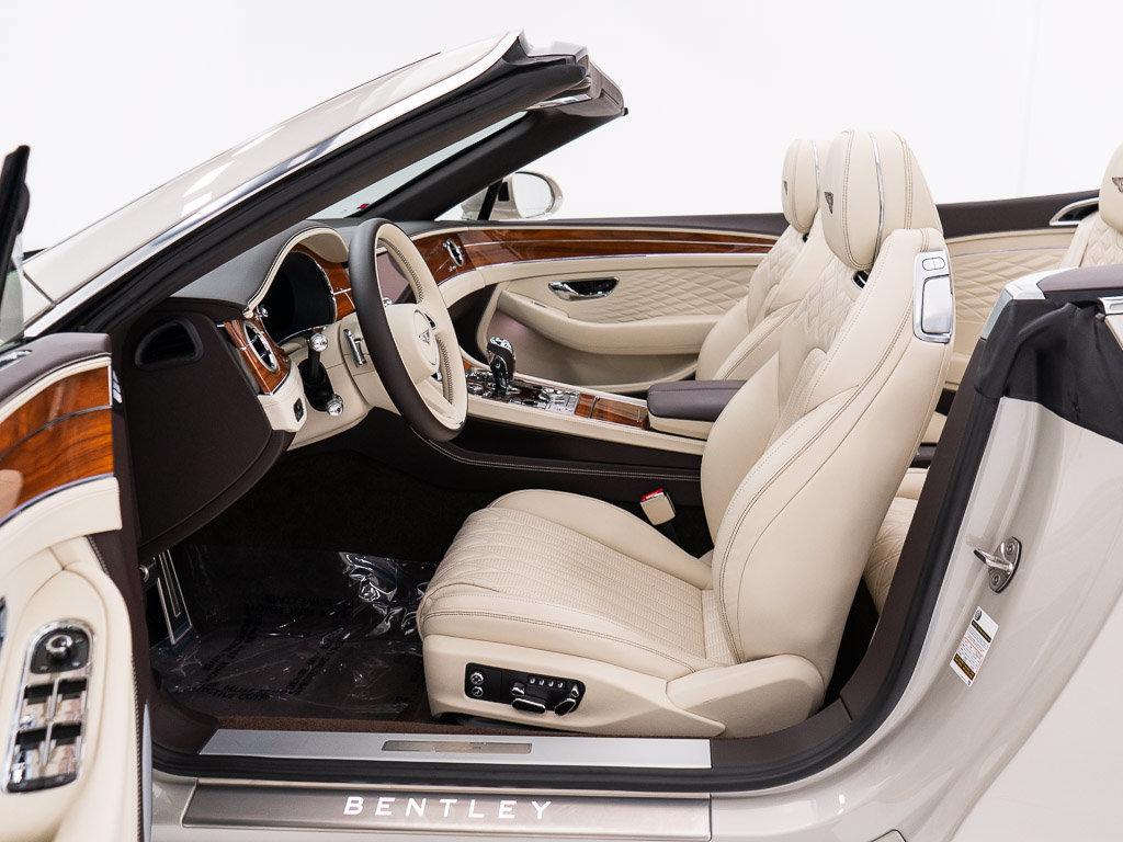 Certified 2026 Bentley Continental GT Azure AWD/4WD image 23