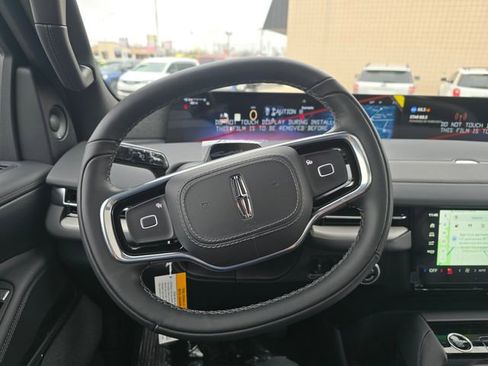 New 2026 Lincoln Navigator Reserve AWD/4WD image 32