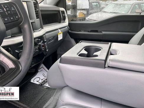 Used 2025 Ford F250 XL w/ XL Chrome Package image 14