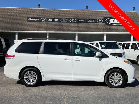 Used 2011 Toyota Sienna XLE image 8