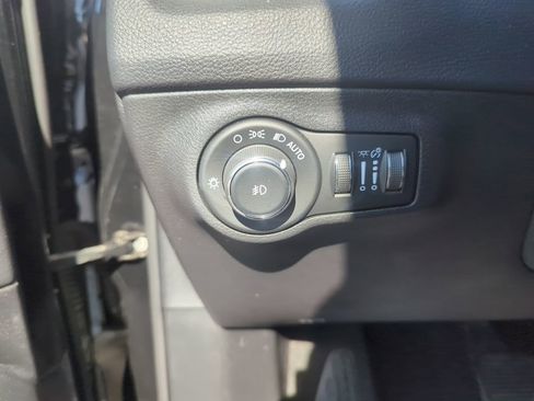 Used 2019 Jeep Compass Latitude w/ Popular Equipment Group AWD/4WD image 29