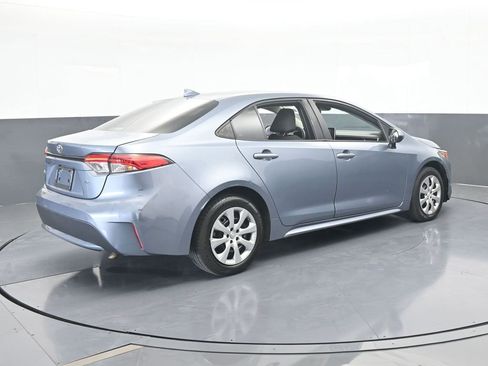 Used 2021 Toyota Corolla LE image 6