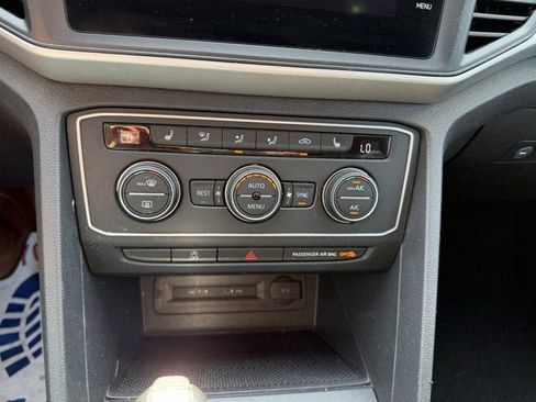 Used 2021 Volkswagen Atlas SE image 25