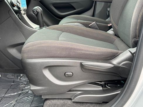 Used 2017 Chevrolet Trax LS AWD/4WD image 22