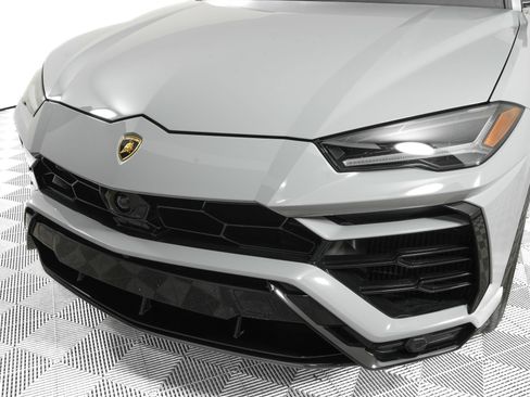 Used 2022 Lamborghini Urus AWD/4WD image 31