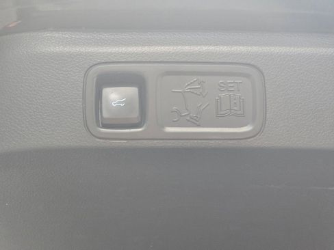 Used 2024 Ford Expedition XLT image 28