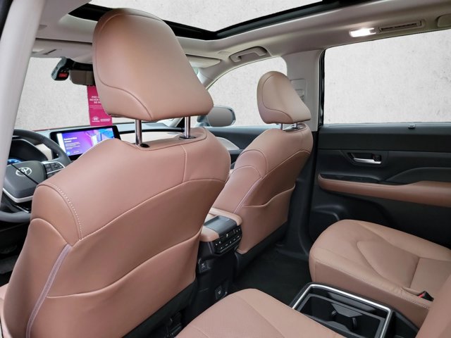 Used 2026 Toyota Grand Highlander AWD image 18