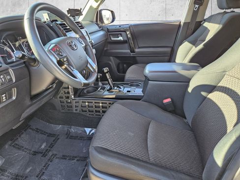 Used 2020 Toyota 4Runner TRD Off-Road image 7