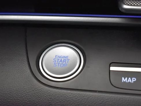 Used 2024 Hyundai Elantra SEL FWD image 28