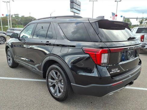 Used 2026 Ford Explorer Active w/ Active Comfort Package AWD/4WD image 3