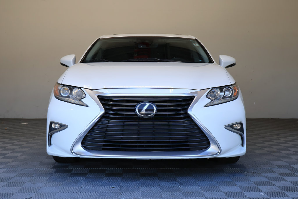 Used 2017 Lexus ES 350 w/ Accessory Package 2 FWD image 4