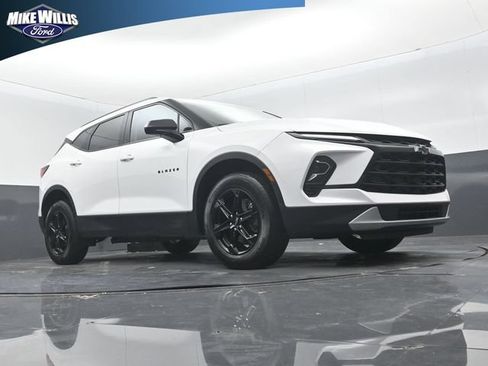 Used 2024 Chevrolet Blazer LT w/ Convenience Package FWD image 17