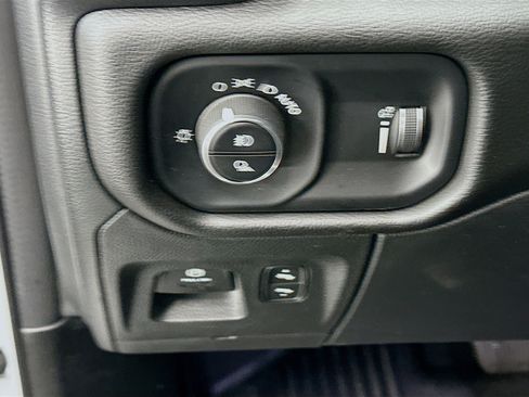 Used 2023 RAM 1500 Big Horn AWD/4WD image 17