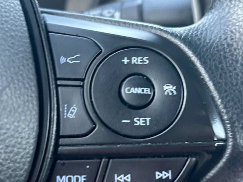 Used 2022 Toyota Corolla LE FWD image 17