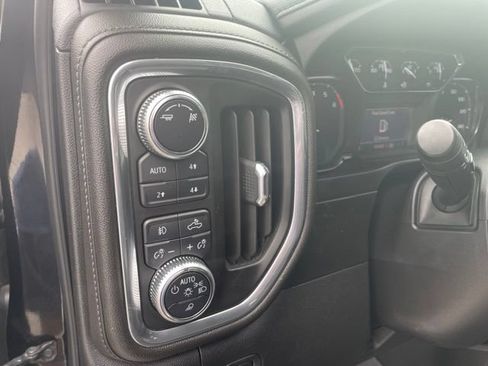 Used 2019 GMC Sierra 1500 SLT w/ SLT Premium Package AWD/4WD image 29