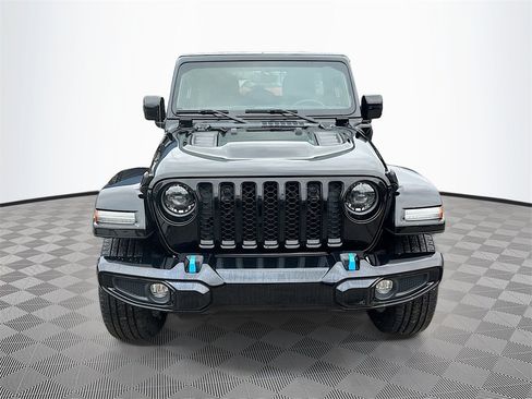 Used 2023 Jeep Wrangler Unlimited Sahara image 2