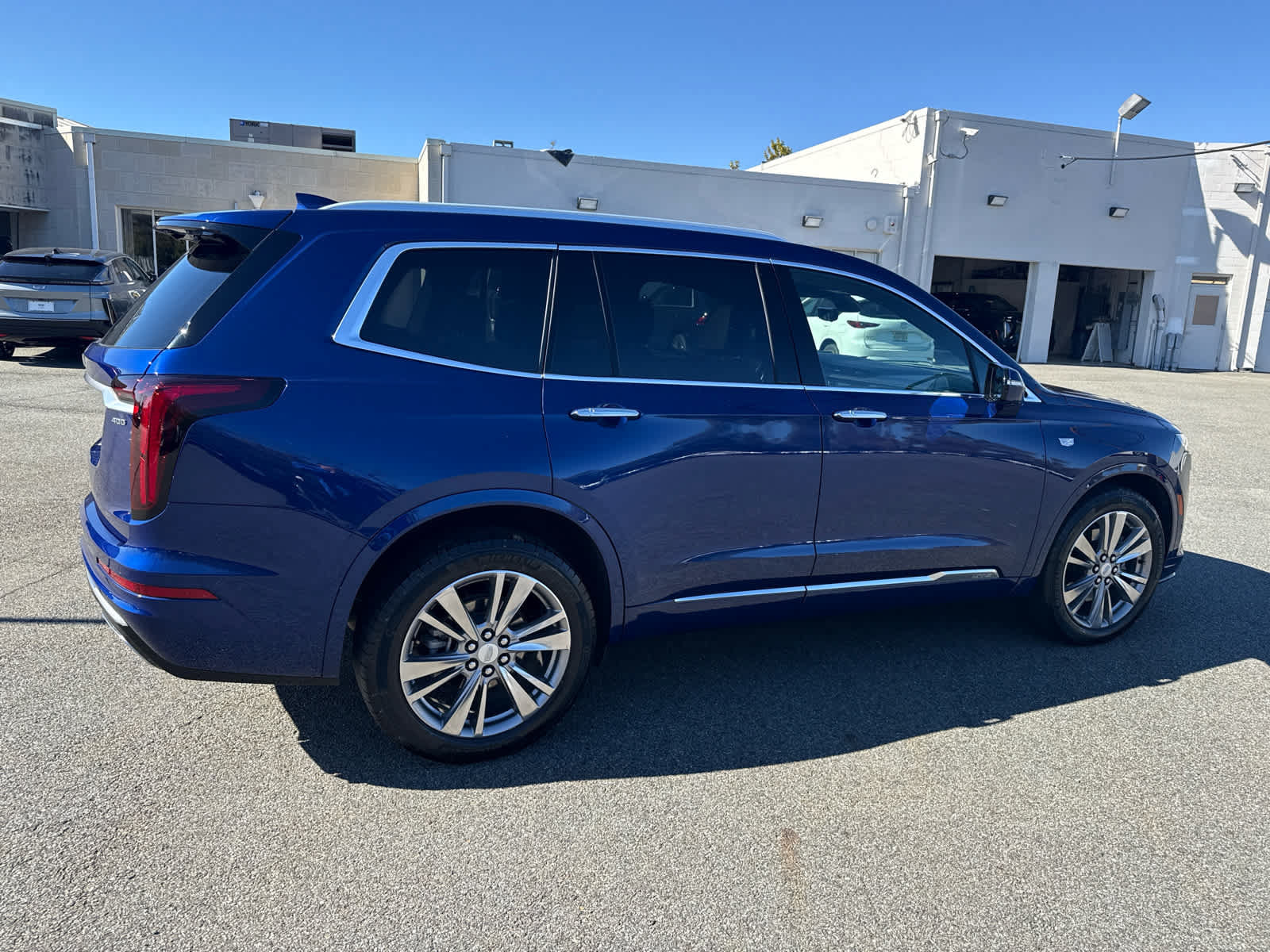 Used 2024 Cadillac XT6 Premium Luxury w/ Technology Package AWD/4WD image 9