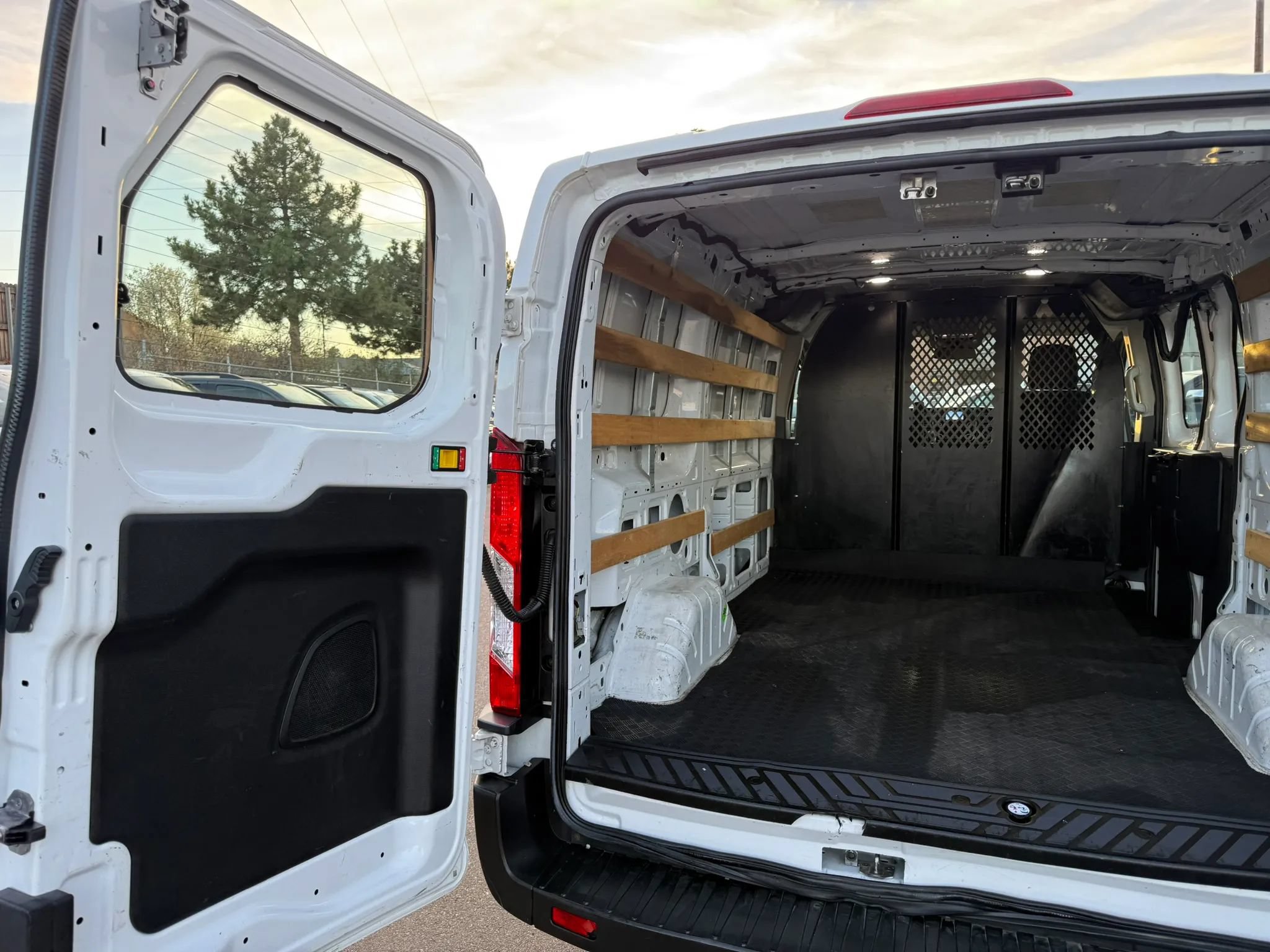Used 2021 Ford Transit 250 Low Roof w/ Exterior Upgrade Package RWD image 20