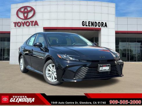 New 2026 Toyota Camry LE FWD image 2