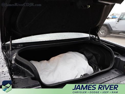 Used 2016 Dodge Challenger SRT Hellcat image 14