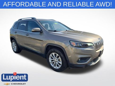 Used 2019 Jeep Cherokee Latitude w/ Popular Appearance Group AWD/4WD image 1
