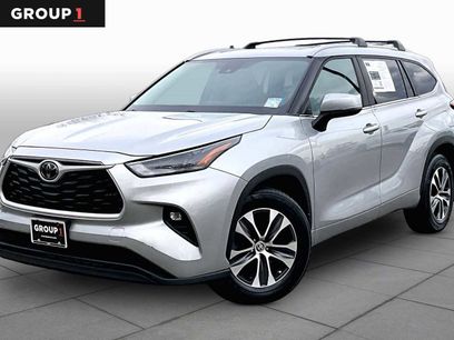 Used 2023 Toyota Highlander XLE