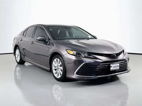 Used 2023 Toyota Camry LE FWD image 4