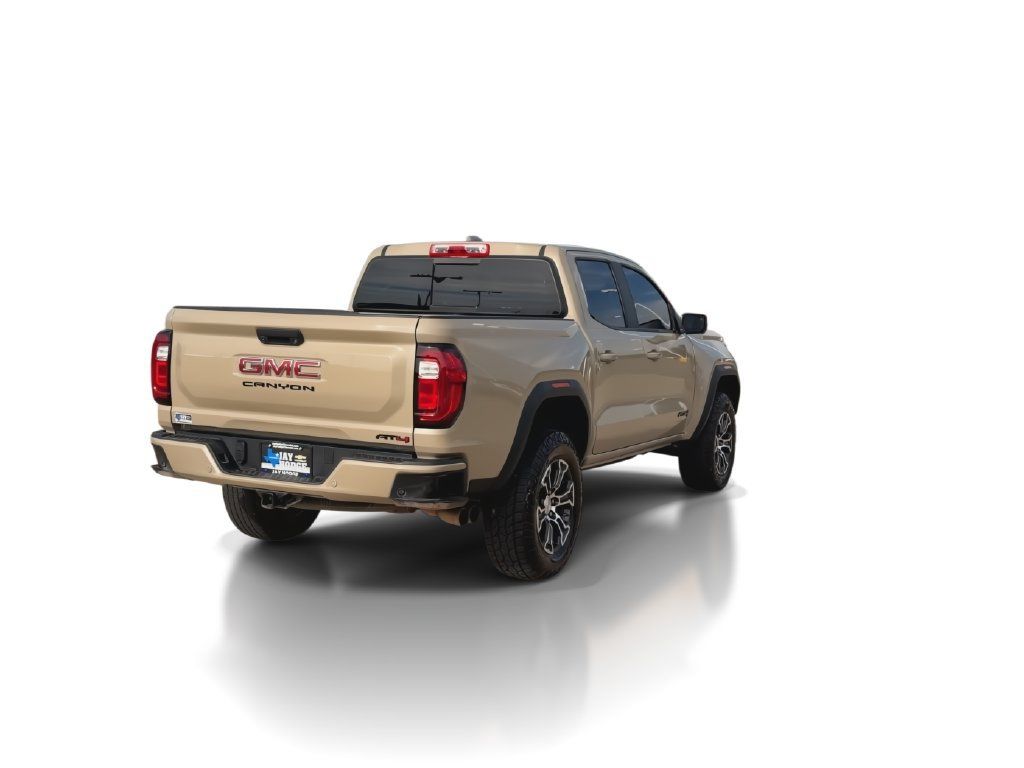 Used 2023 GMC Canyon AT4 w/ AT4 Premium Package AWD/4WD image 8