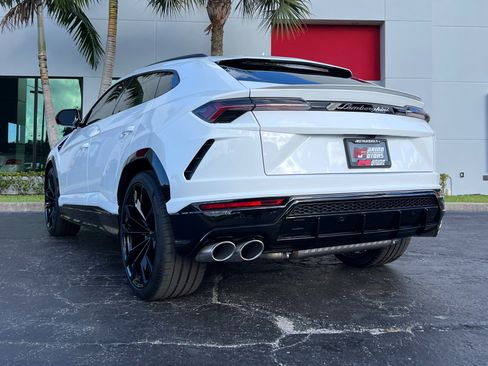 Used 2021 Lamborghini Urus AWD/4WD image 24