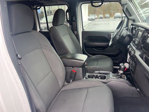 Used 2019 Jeep Wrangler Unlimited Sport image 24