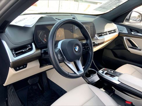 Used 2025 BMW X1 xDrive28i w/ Premium Package image 15