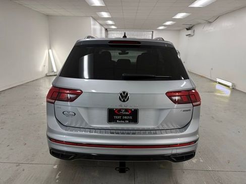 Used 2022 Volkswagen Tiguan SE R-Line image 7