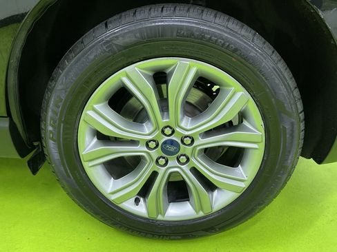 Used 2022 Ford Edge Titanium image 15