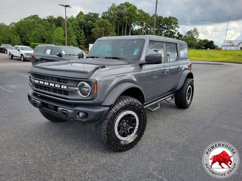 Used 2024 Ford Bronco Black Diamond w/ Sasquatch Package AWD/4WD image 2
