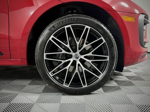 Used 2024 Porsche Macan image 20