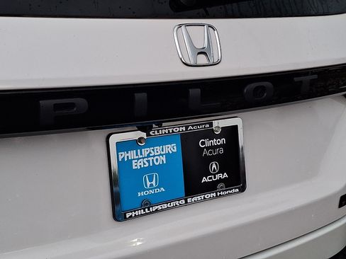 Used 2024 Honda Pilot TrailSport image 34