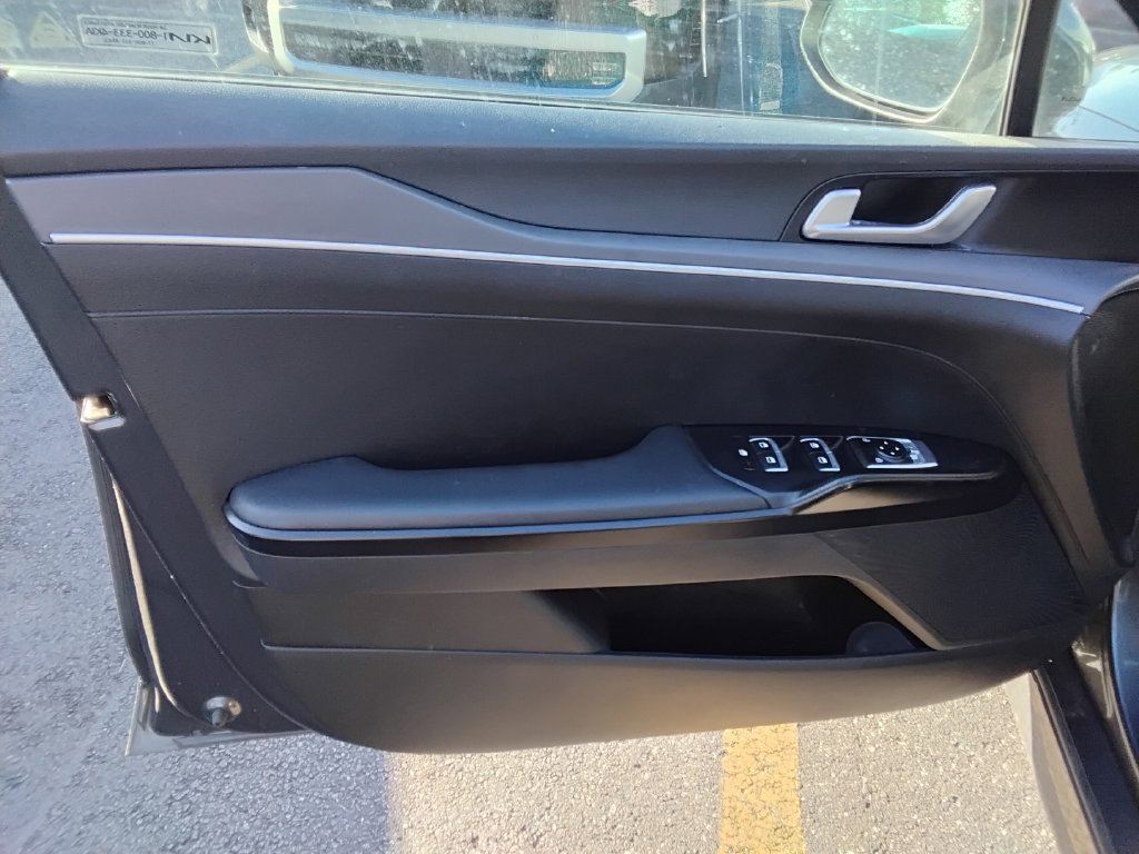 Used 2023 Kia K5 LXS FWD image 10