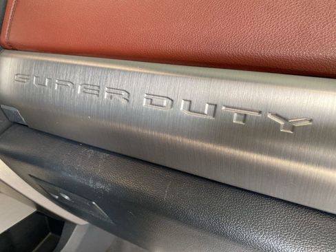 Used 2022 Ford F350 Platinum w/ Tremor Off-Road Package image 31