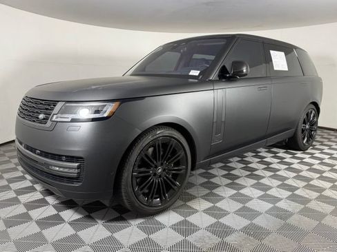 Used 2023 Land Rover Range Rover Long Wheelbase SE AWD/4WD image 2
