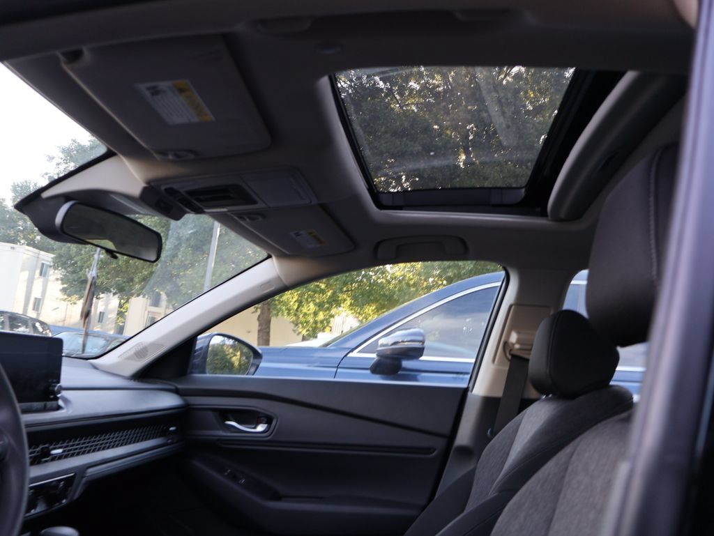Used 2024 Honda Accord EX image 10