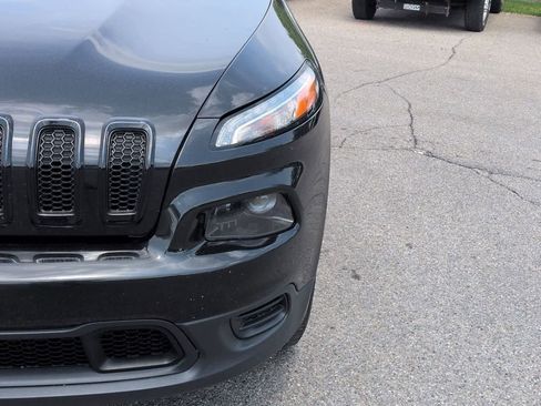 Used 2015 Jeep Cherokee Sport AWD/4WD image 11