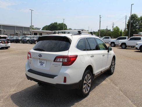 Used 2017 Subaru Outback 3.6R Touring w/ Popular Package #5A AWD/4WD image 8