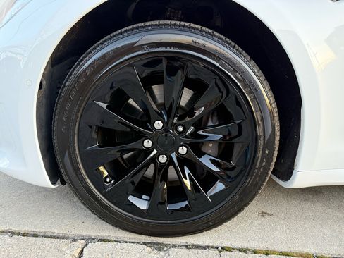 Used 2018 Tesla Model S 100D image 24