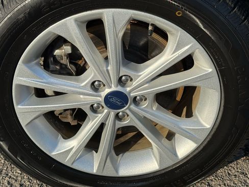 Used 2017 Ford Escape SE image 39